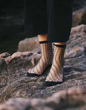 CRESCENT  Black