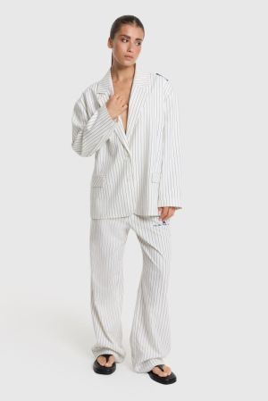 2606403745 012-soft-white