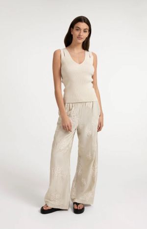 01-000602-607 Beige