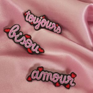 BROCHE  Bisous